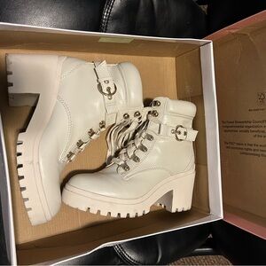 Wild Pair Cream Chunky Heel Boots - Like New